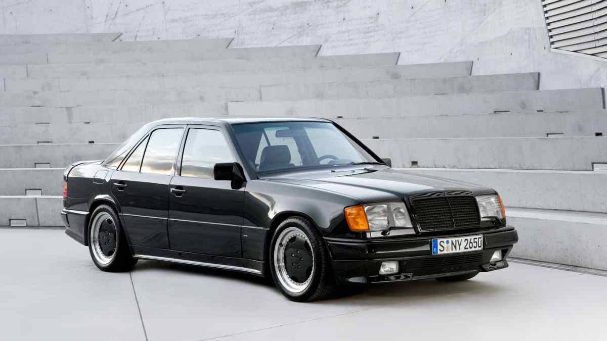 Mercedes-Benz 300 E 5.6 AMG