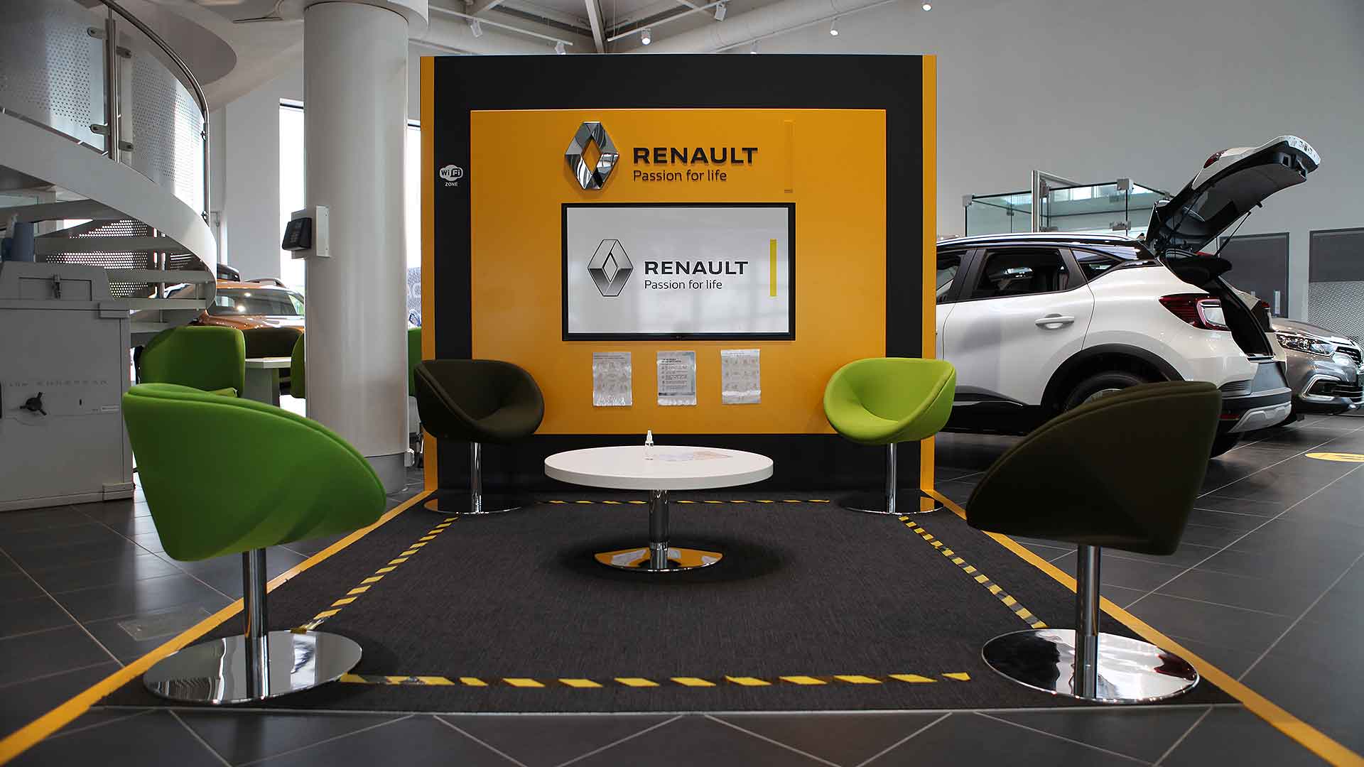 A Covid-friendly Renault new car dealer