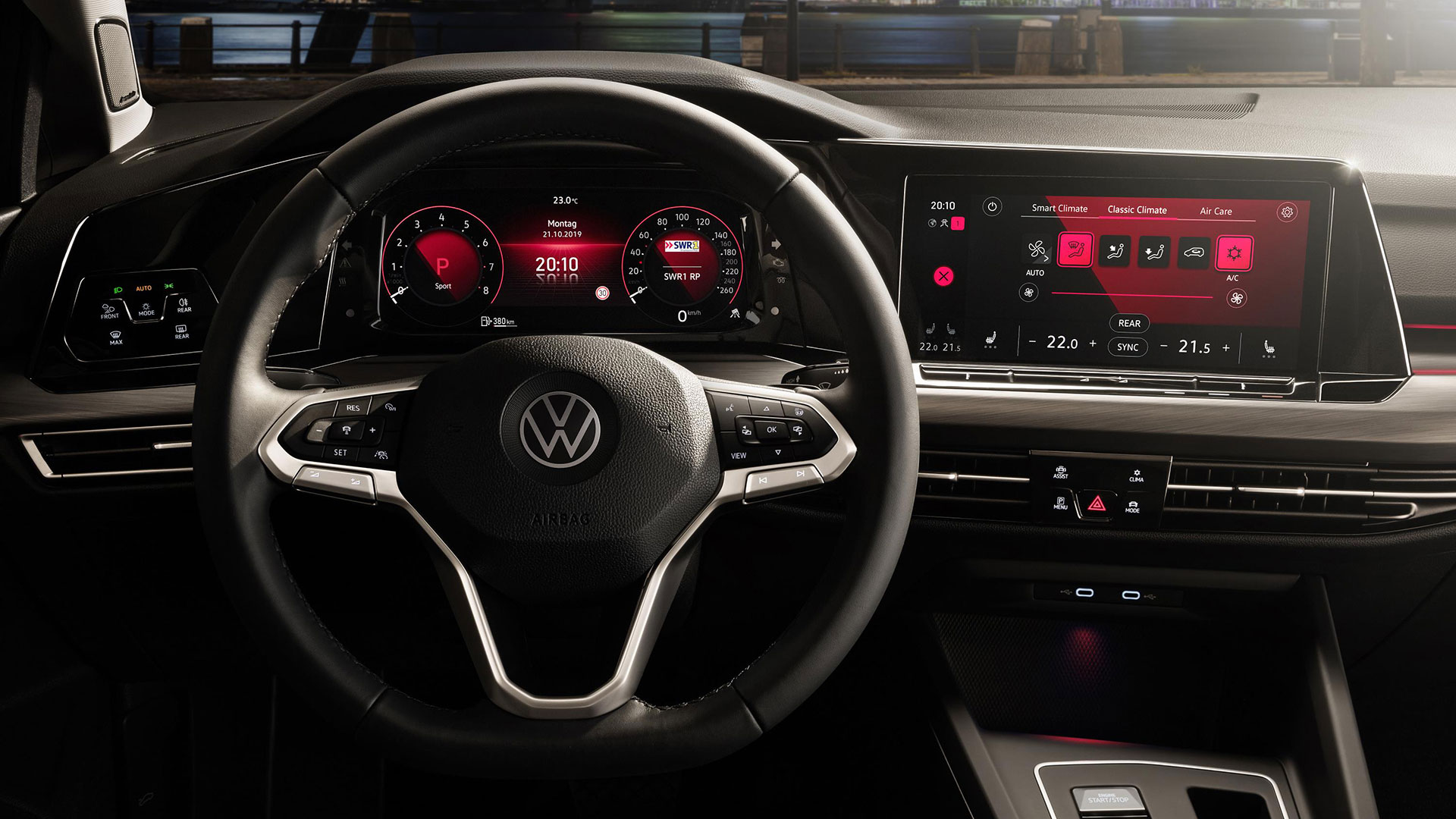 Volkswagen Golf 8 dashboard