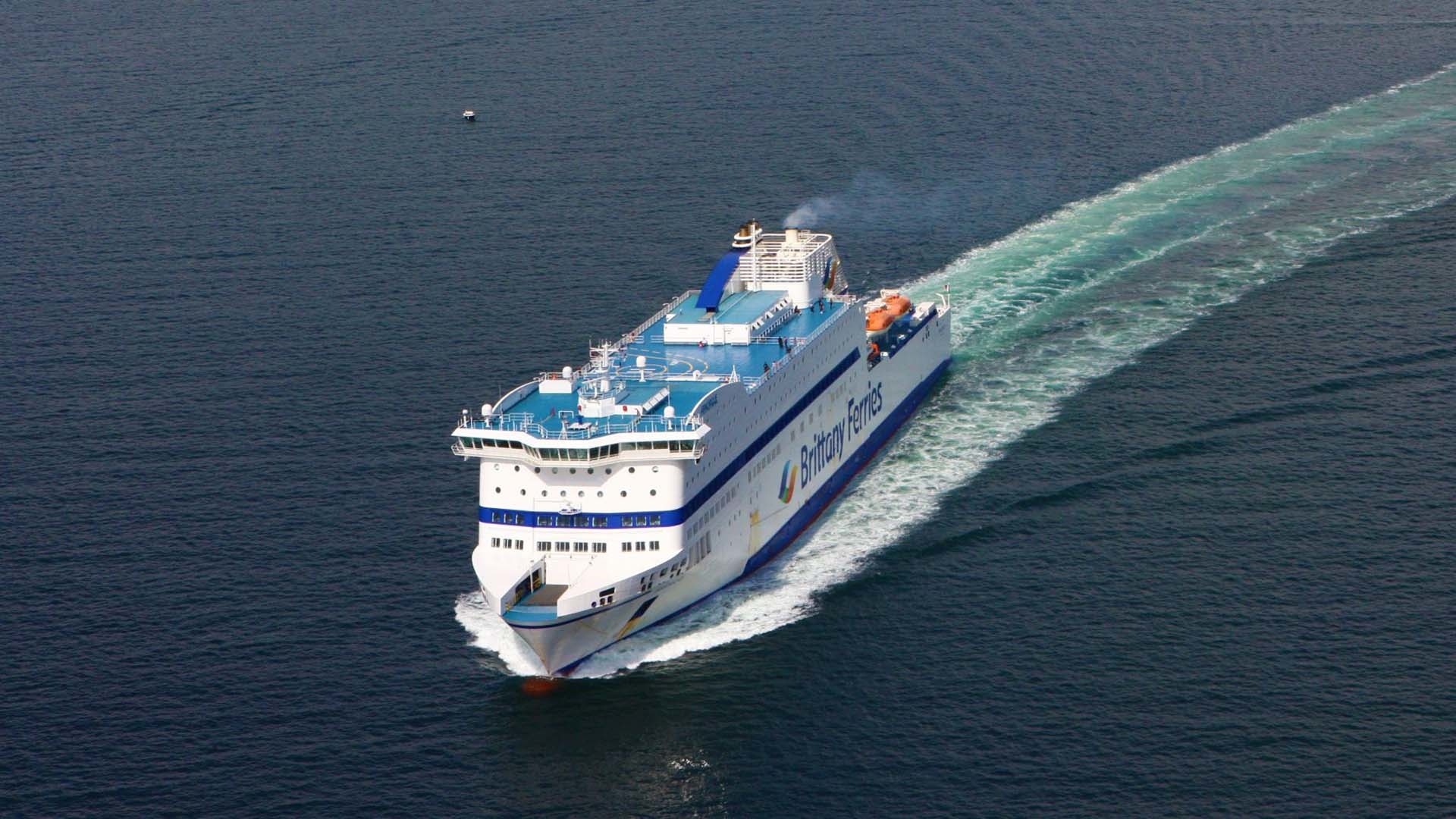 Britanny Ferries Armorique at sea