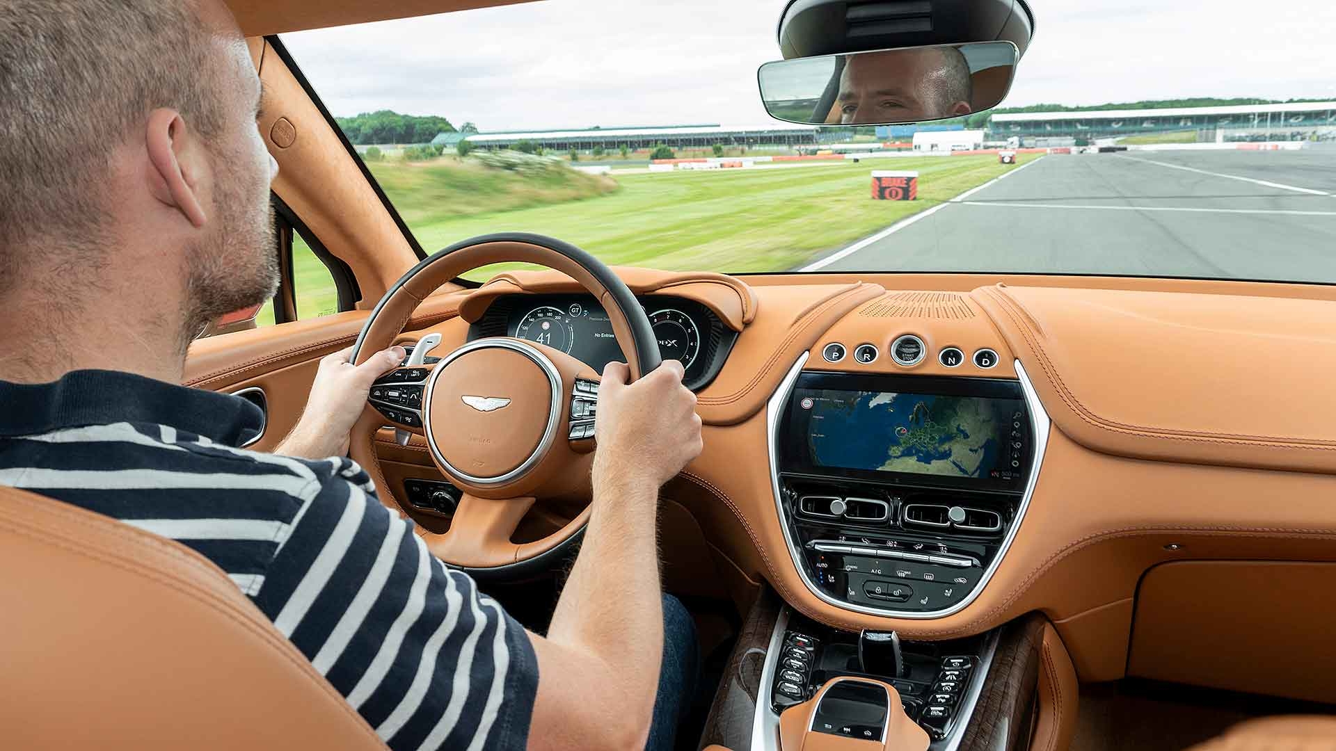 Aston Martin DBX