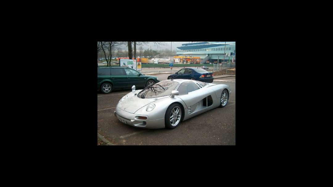 Isdera Commendatore 112i