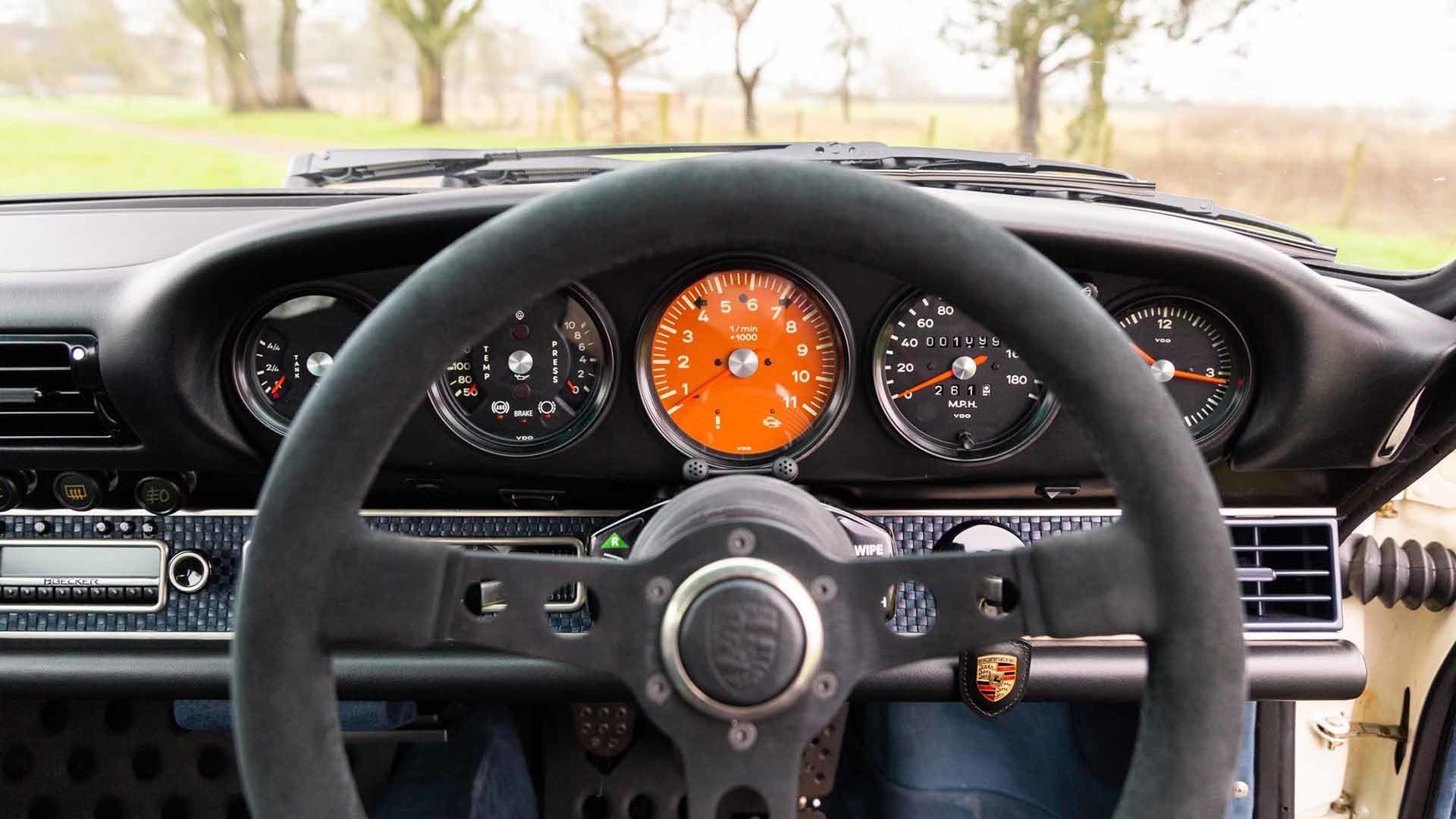 Porsche 911 Singer dials