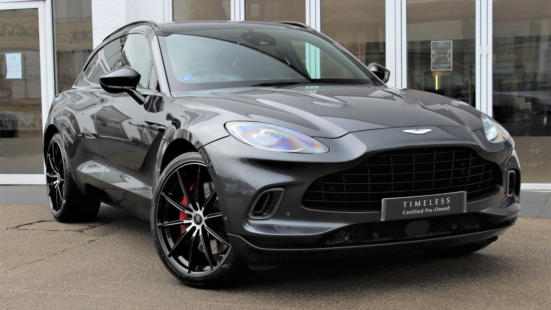 Aston Martin DBX