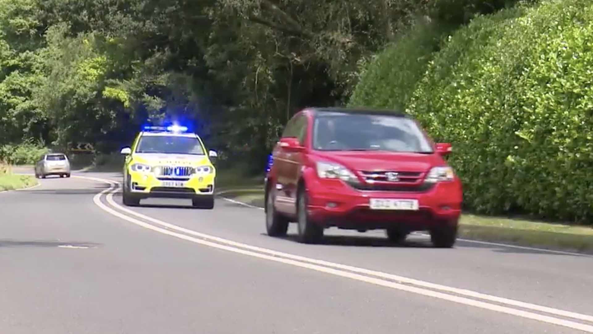 Emergency vehicle double white line