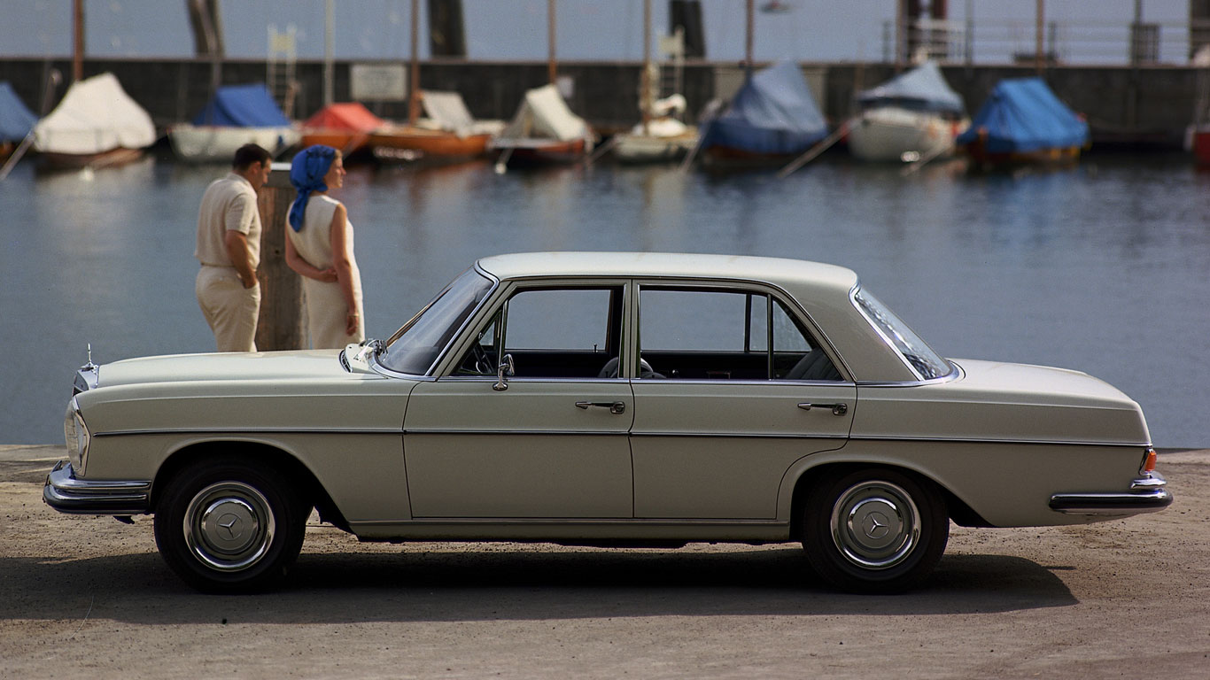 Octopussy: Mercedes-Benz 250 SE