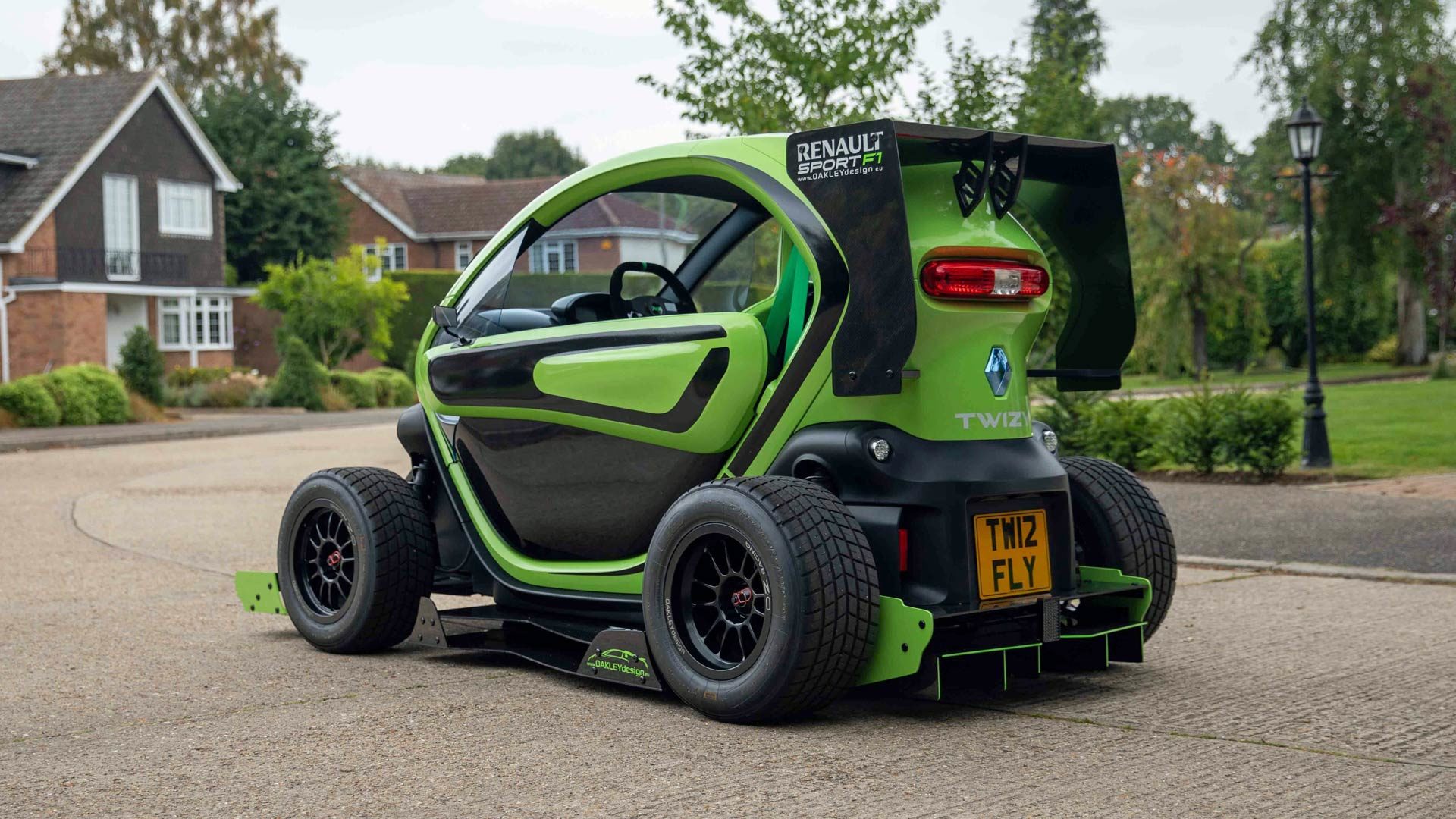 Renault Twizy F1 Oakley Design