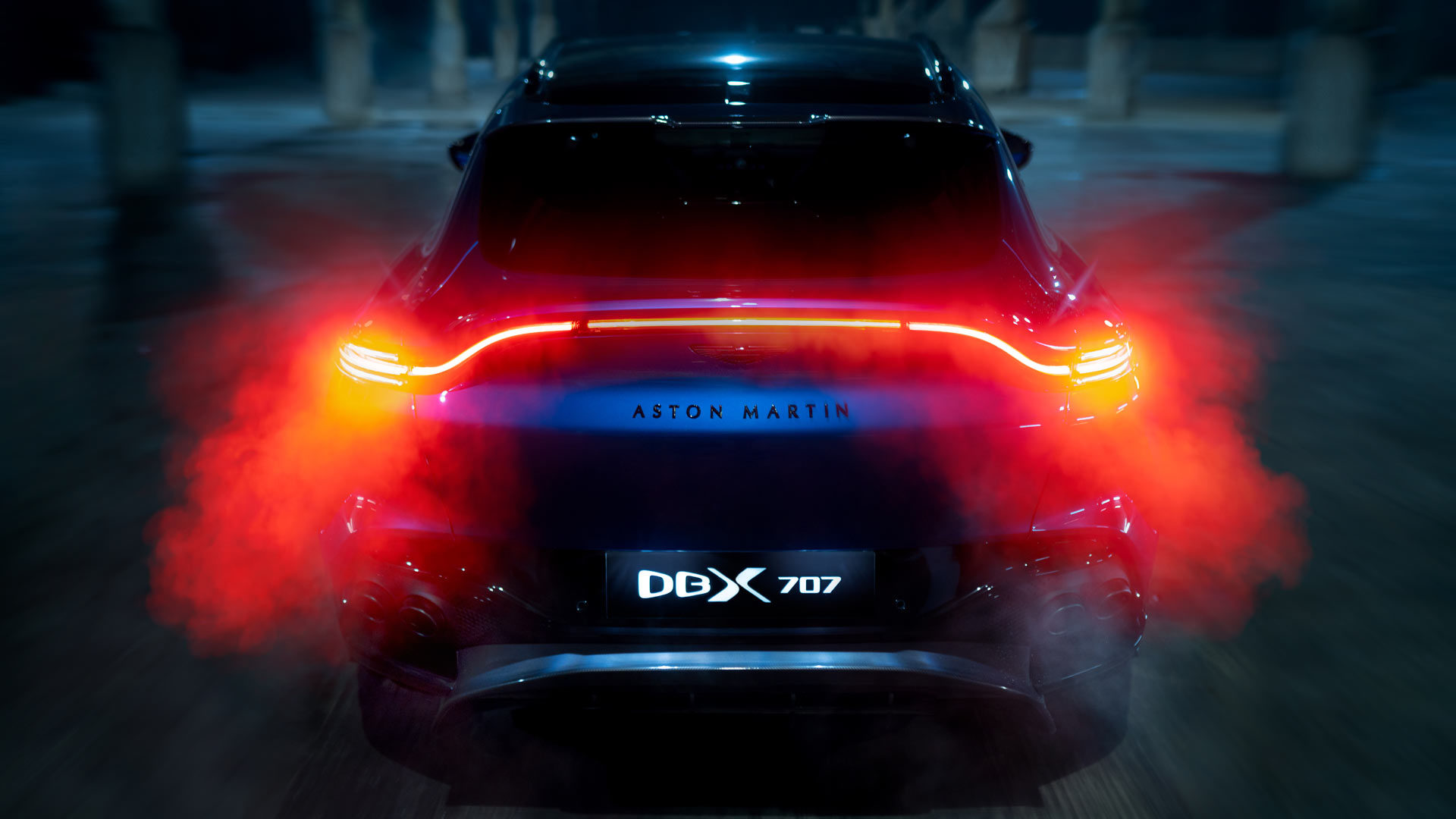 Aston Martin DBX 707