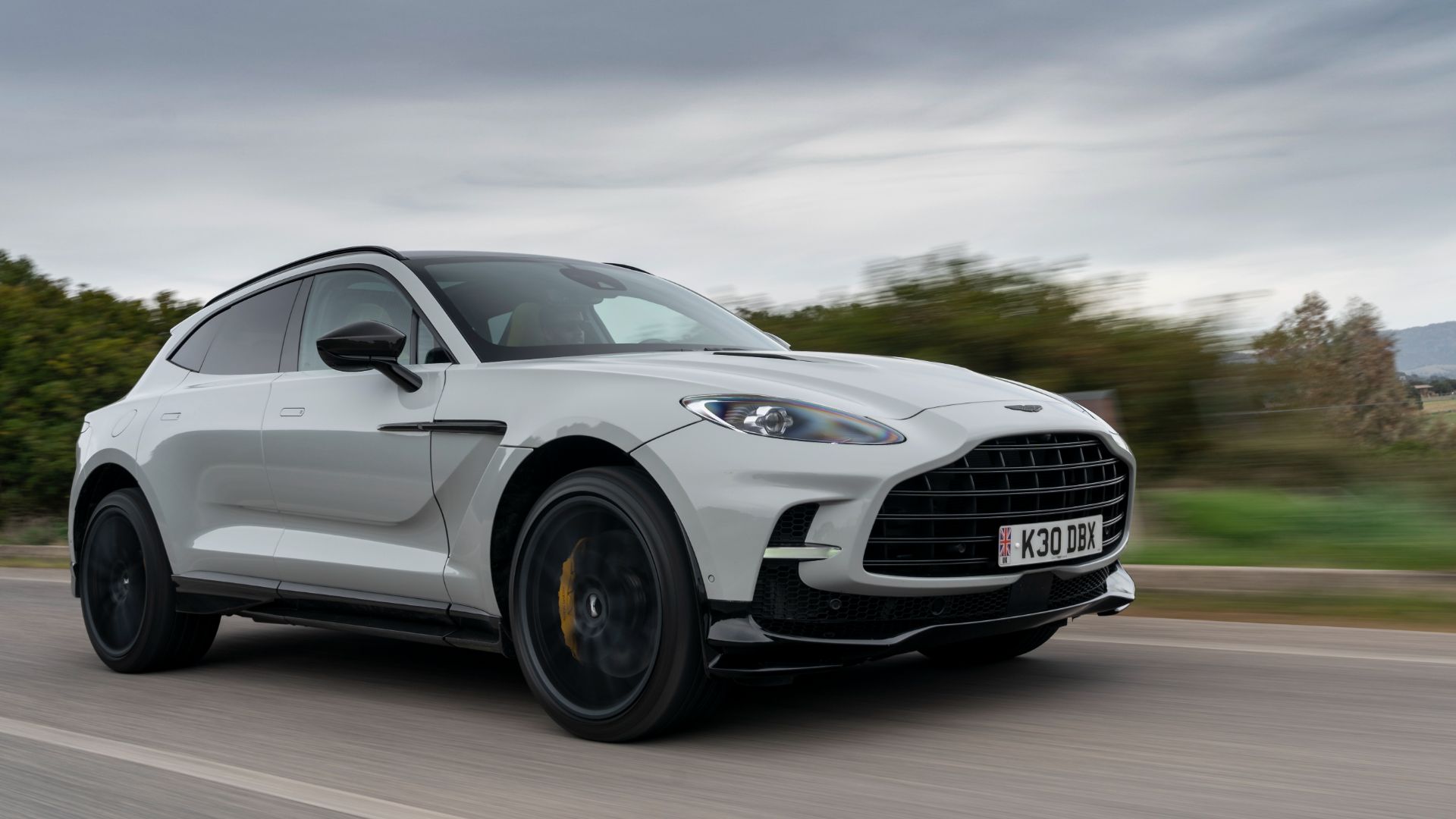 Aston Martin DBX707