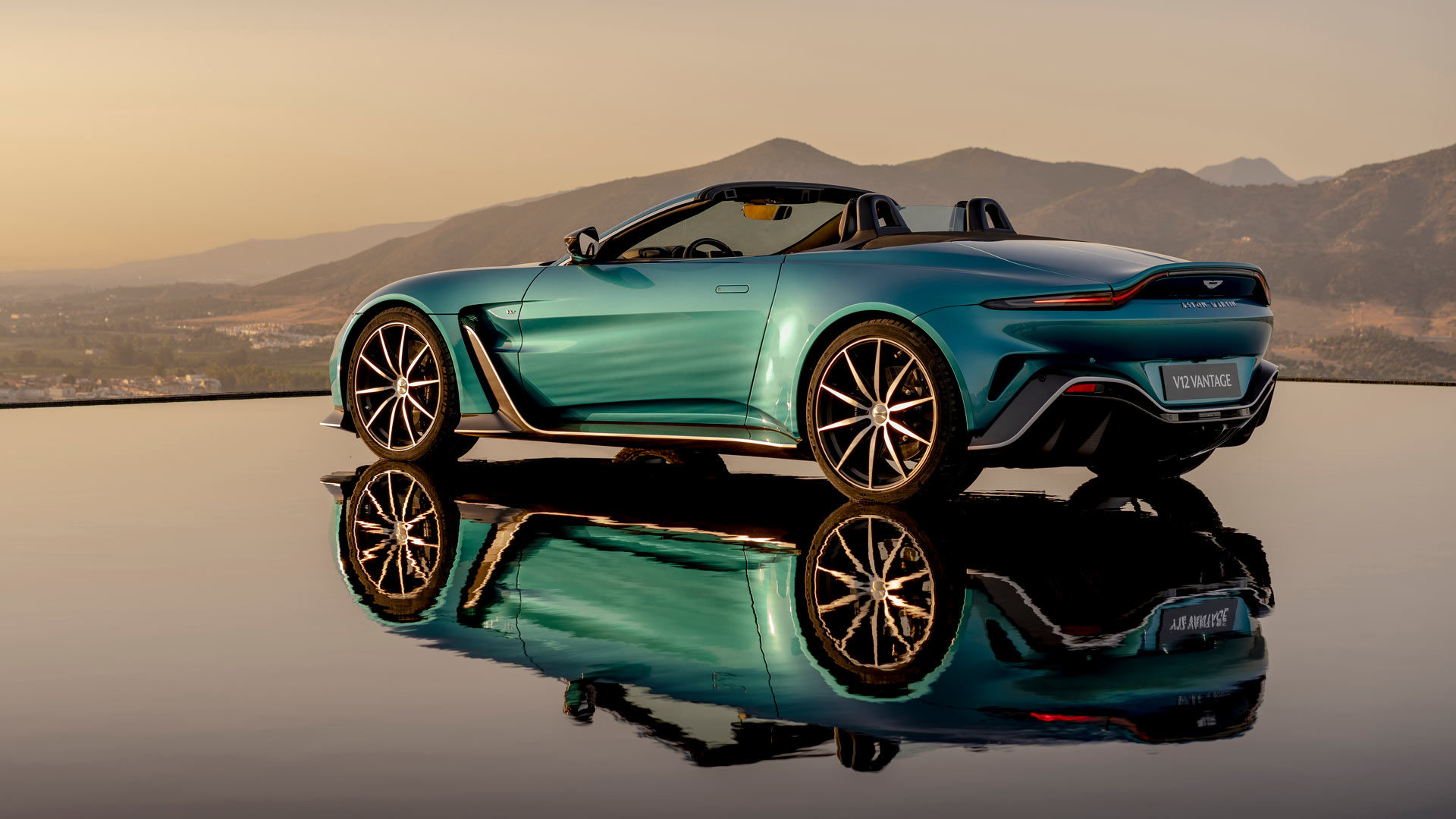 Aston Martin Monterey 2022