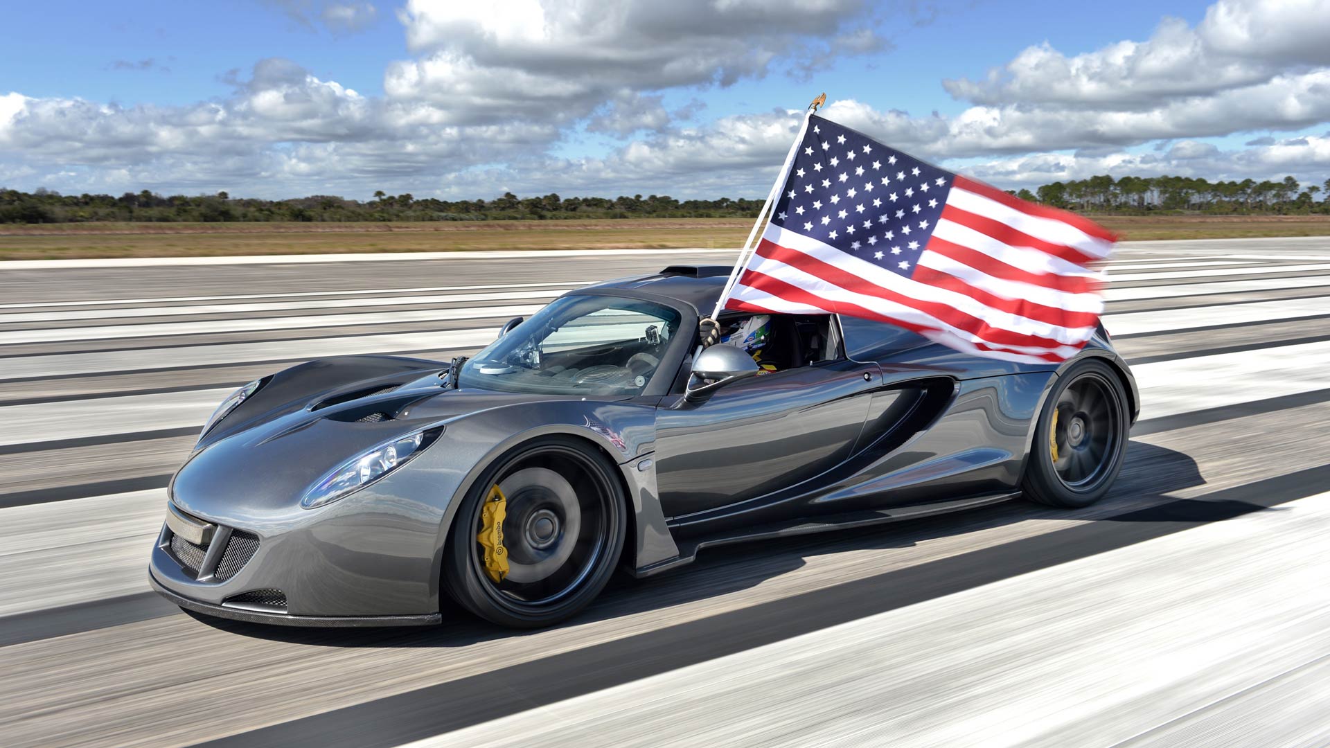 2014 Hennessey Venom GT tops 270 mph