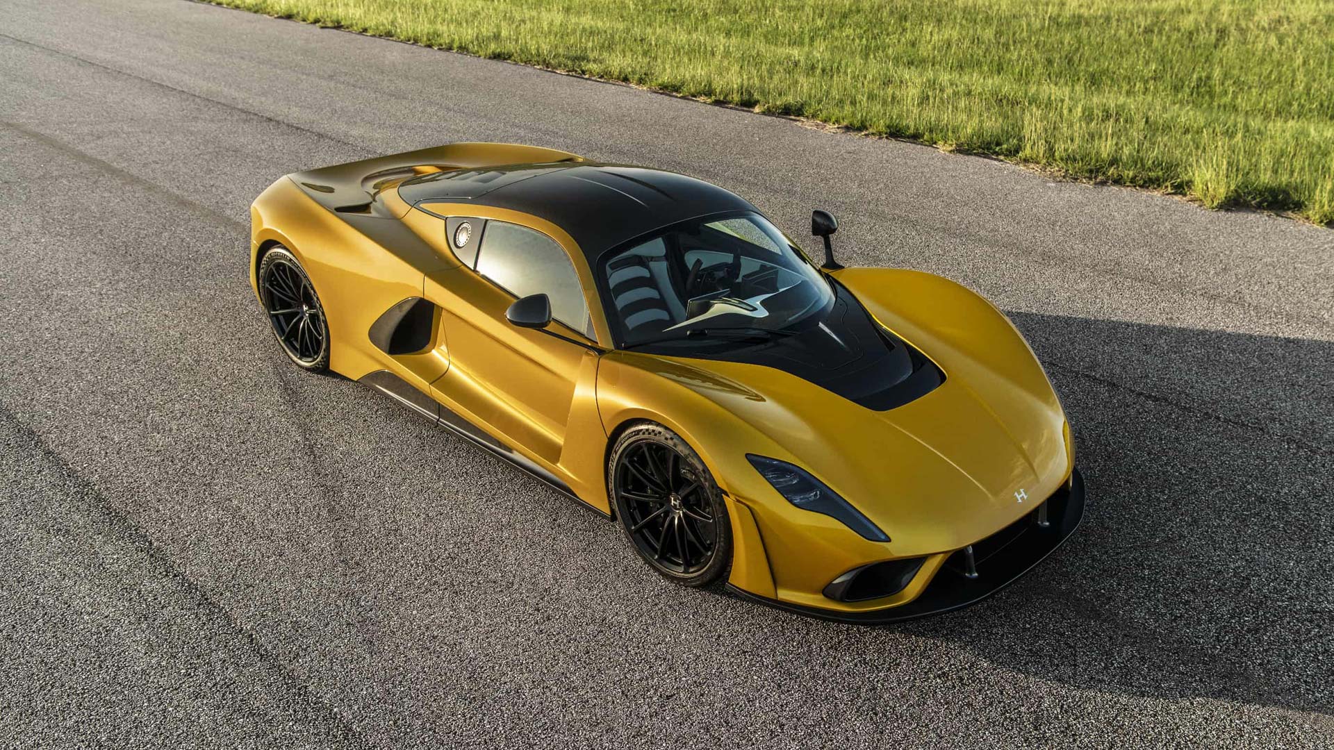 Venom F5 wins prestigious Red Dot Design award