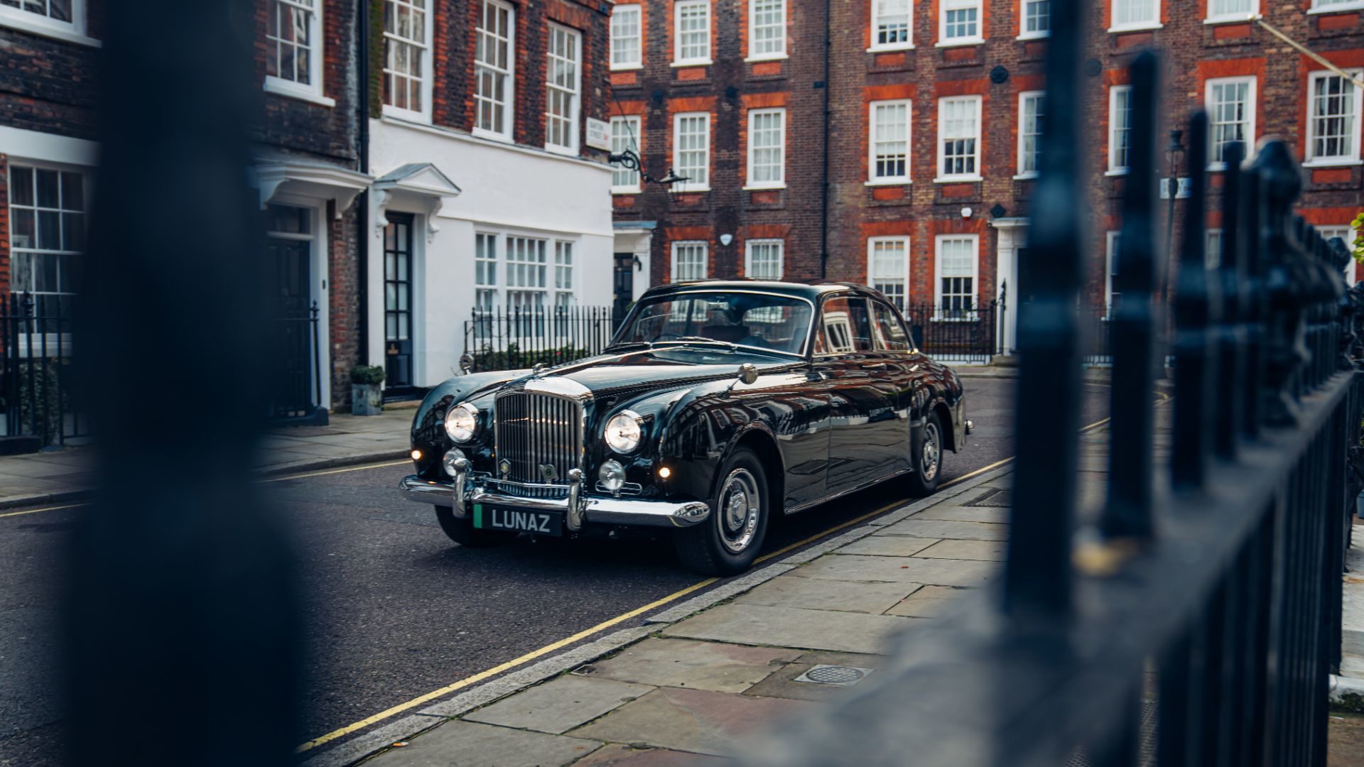 Bentley S2 Continental by Lunaz