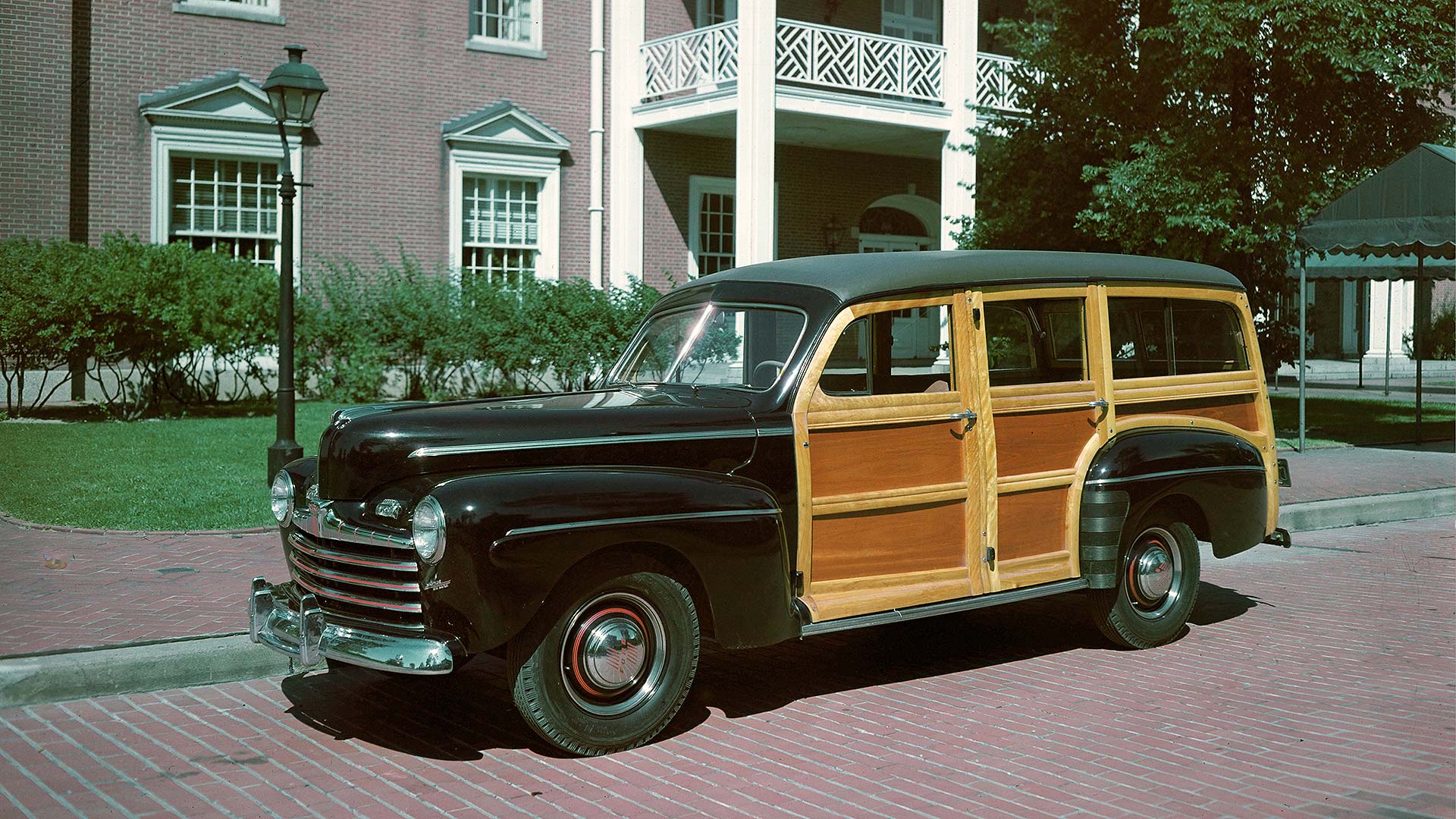 1946 Ford Super Deluxe Station Wagon