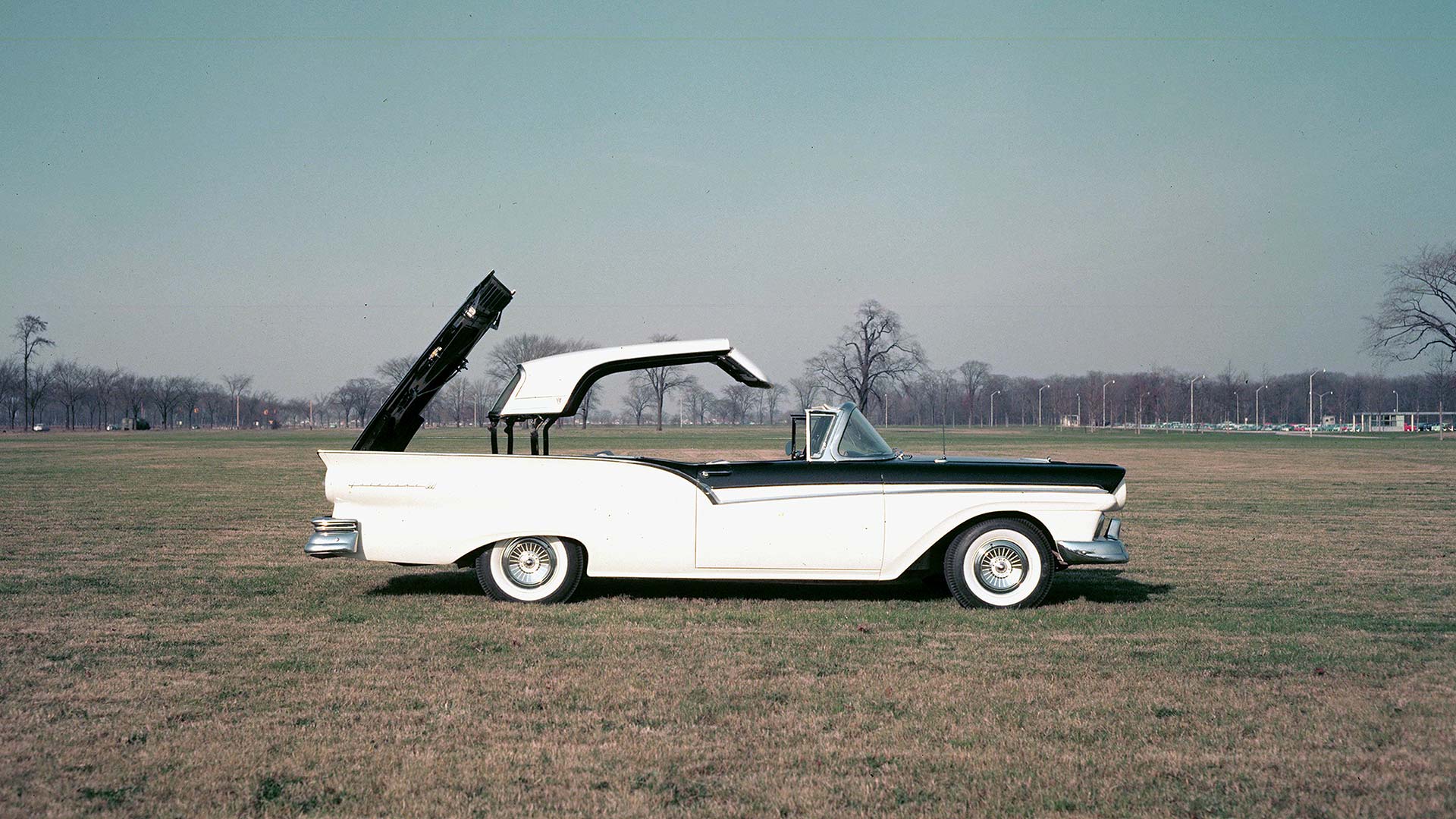 1957 Ford Fairlane 500 Skyliner