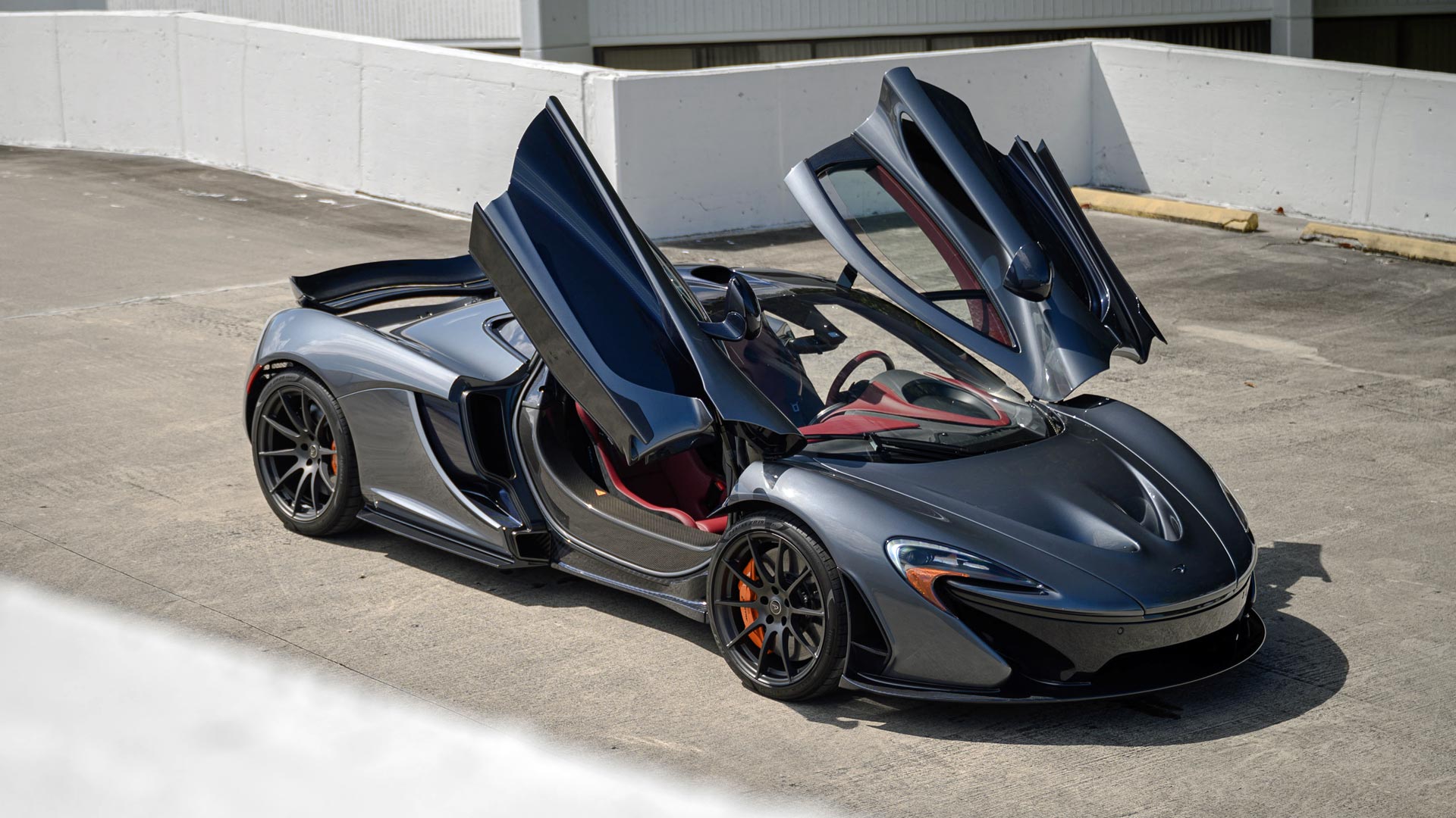 2015 McLaren P1